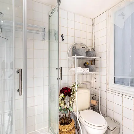 아파트 Guestready - Confortable Au Centre De *
